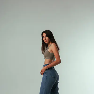 Cropped Straight Jean